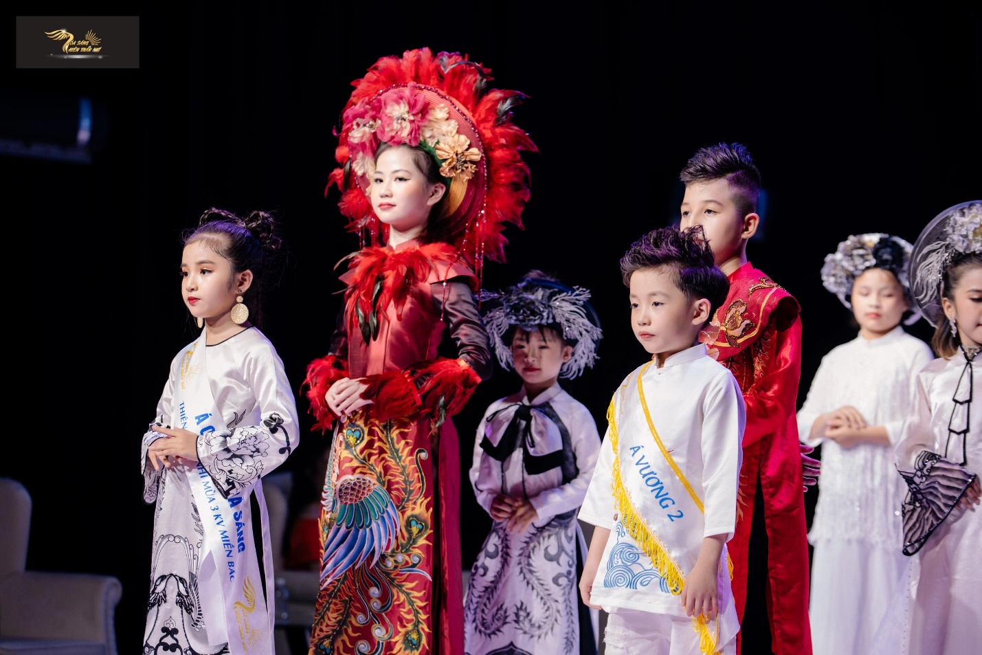 Vũ Nguyễn Lưu Ly vinh dự nhận giải thưởng Đại sứ nhân ái trong chương trình