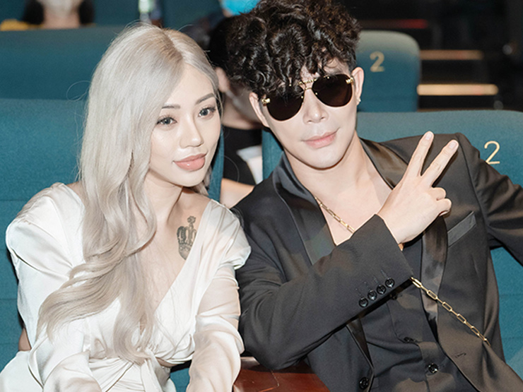 Ca nhạc - MTV - Sao nữ gợi cảm được Nathan Lee ưu ái hết cỡ, lộ danh tính gây bất ngờ