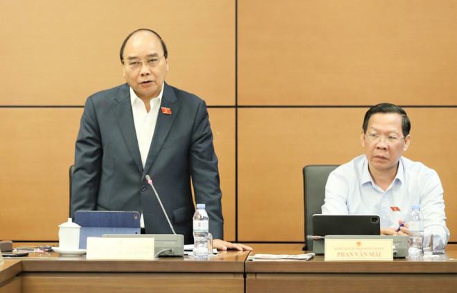 Chủ tịch nước Nguyễn Xuân Phúc, đại biểu Quốc hội Đoàn thành phố Hồ Chí Minh phát biểu thảo luận.