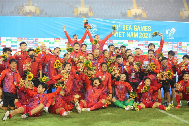 U23 Việt Nam giành HCV mà không để lọt lưới
bất kỳ bàn thua nào, tạo nên lịch sử cho môn bóng đá nam SEA
Games.