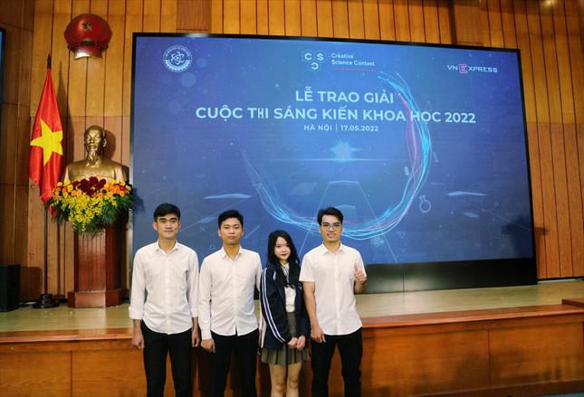 Nữ sinh viên xuất sắc Trường Đại học Công nghệ giành hàng loạt học bổng danh giá - 5