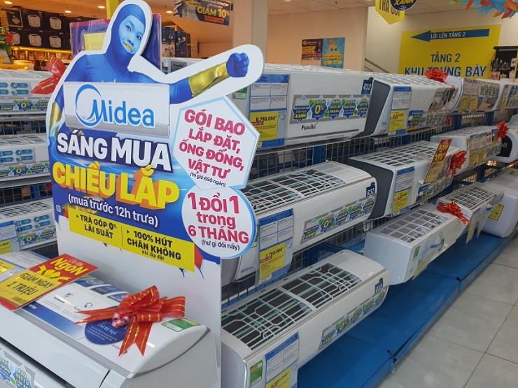 Thị trường - Tiêu dùng - Siêu thị điện máy giảm giá tivi đến 80%, điều hòa chỉ từ 3 triệu đồng/chiếc