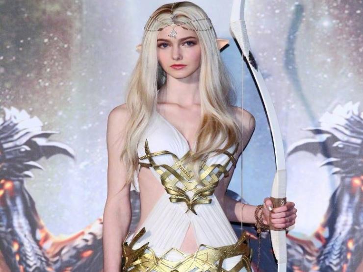 Làm đẹp - 2 "tiên nữ đời thực" Hoa Kỳ, Canada mặt đẹp như mơ, lại cao gần 1m80