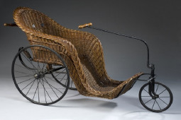 Sức khỏe đời sống - Khám phá các phiên bản xe lăn qua từng thời kì, “người bạn” hỗ trợ vận động của người khuyết tật