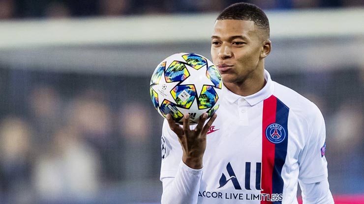Mbappe gia hạn với PSG