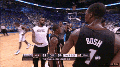 Bao người dở khóc dở cười với những khoảnh khắc bị "bơ" ngay giữa đám đông - 9