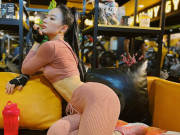 Angela Phương Trinh, Yến Nhi: Cơ nổi như võ sĩ, lưng vững như bàn thạch