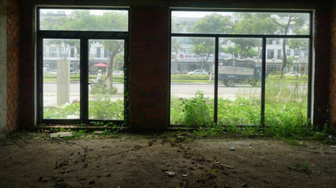 Các căn shophouse ế ẩm, bỏ không thời gian dài