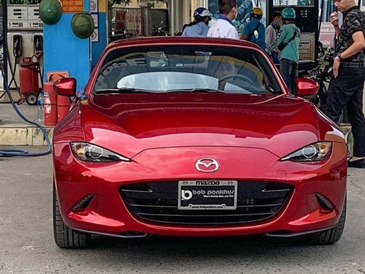 Mazda MX-5 RF thế hệ mới đầu tiên có mặt tại Việt Nam