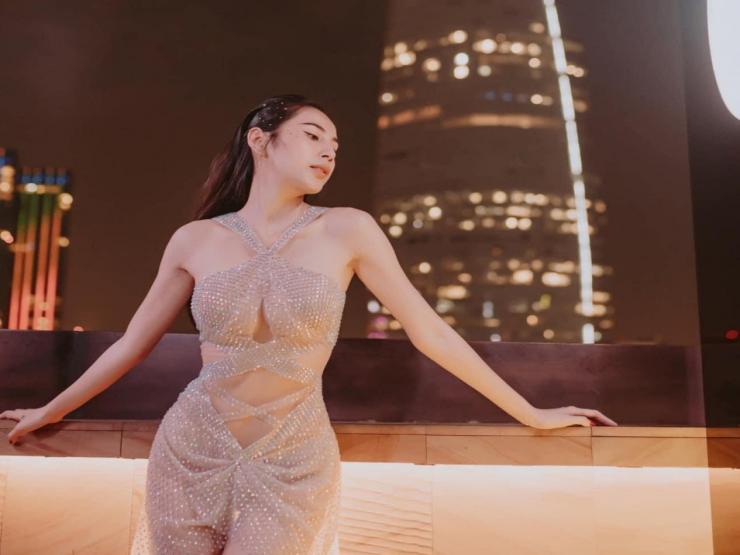 Thời trang - Suýt nhìn nhầm vì đồ diễn của bà xã Công Vinh