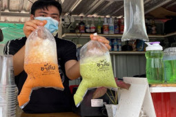 Bạn trẻ - Cuộc sống - Quán trà sữa Thái Lan “nổi như cồn” trên mạng với bao bì hình nhạy cảm