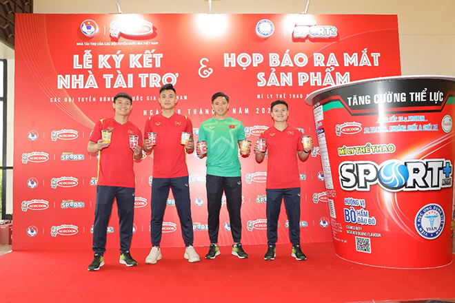 Những hình ảnh đầu tiên của buổi ra mắt chính thức sản phẩm Mì ly thể thao ăn liền đầu tiên – Sport+ Active của Acecook Việt Nam.