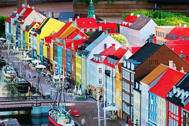Billund - paradise of colorful Lego pieces - 2