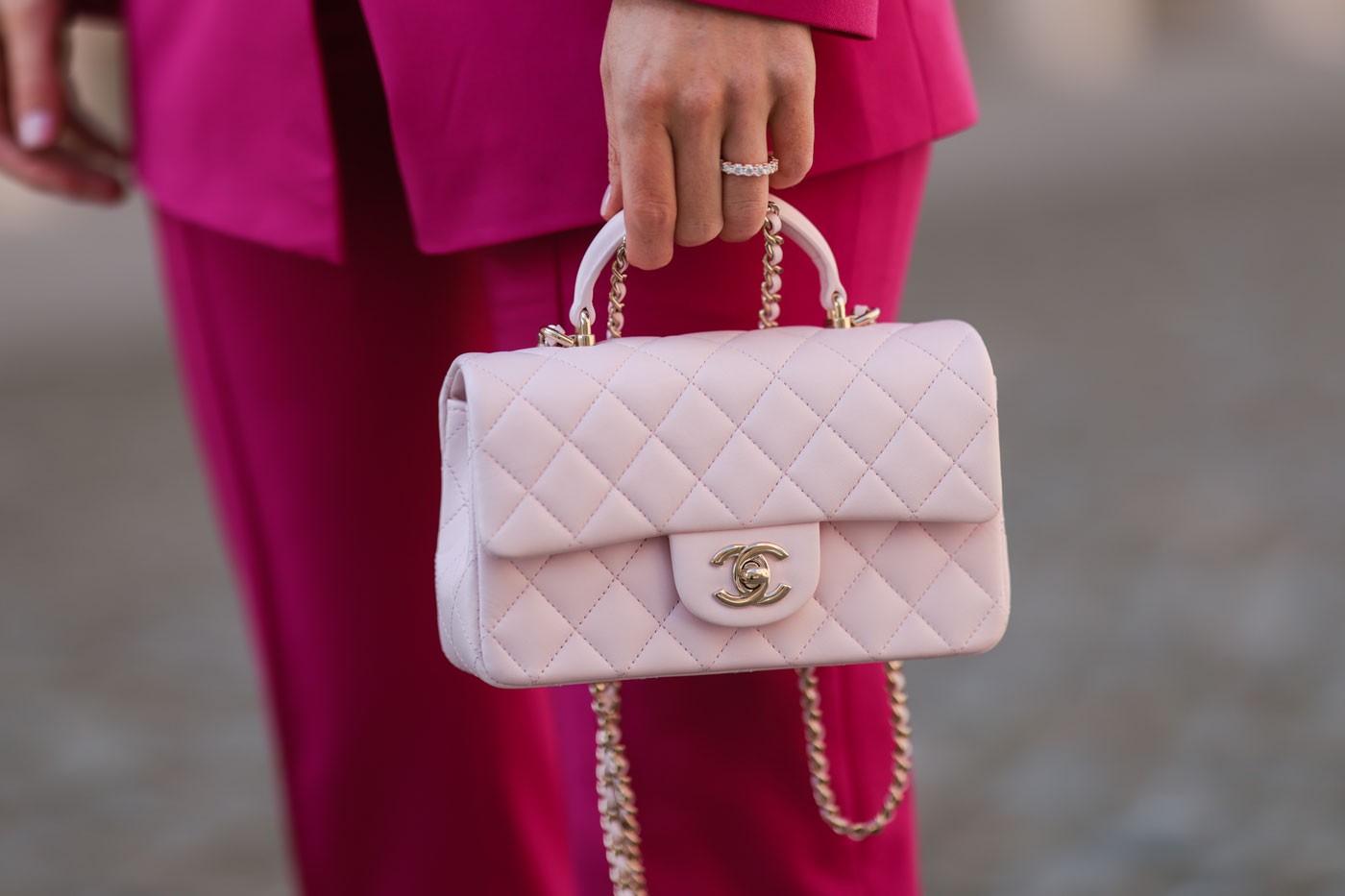 Chanel opens its own store for customers who pay the most - 1