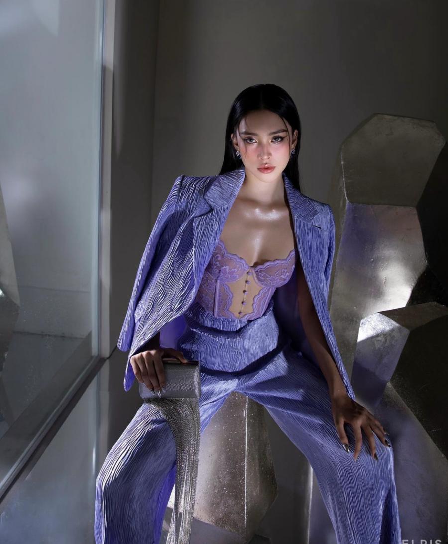 The lavender corset is popular with Vietnamese stars - 4