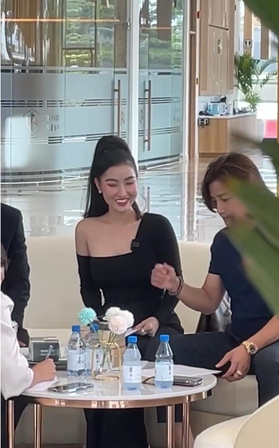 Cặp đôi nhanh chóng “chốt đơn” căn hộ tại khu đô thị dành cho giới siêu giàu.