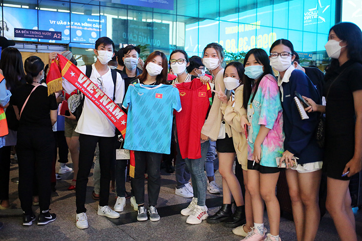 Vietnamese STAR team landed in Ho Chi Minh City, teacher Park's beloved students had an unexpected problem - 1
