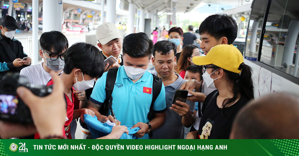 Vietnamese STAR team landed in Ho Chi Minh City, teacher Park’s beloved students had an unexpected problem