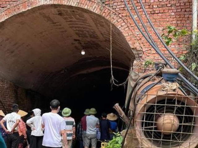 Nghệ An: Dân bức xúc kéo vào hầm quặng vì cho rằng tạo ra sụt lún nhà mình