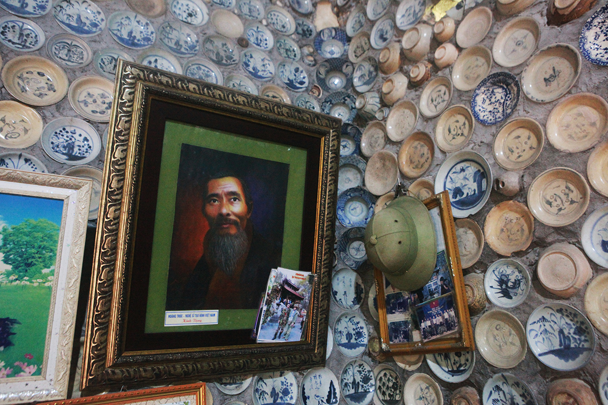 See the collection of thousands of bowls and plates mounted on the wall of a man in Vinh Phuc - 12