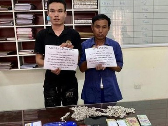 Pháp luật - Truy nóng 2 đối tượng lừa bán hơn 1.000 cây bạc giả khắp các tỉnh, thành