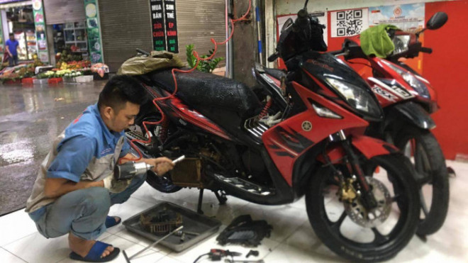 Nhiều xe máy cũng gặp tình trạng chết máy tương tự đang được khắc phục
