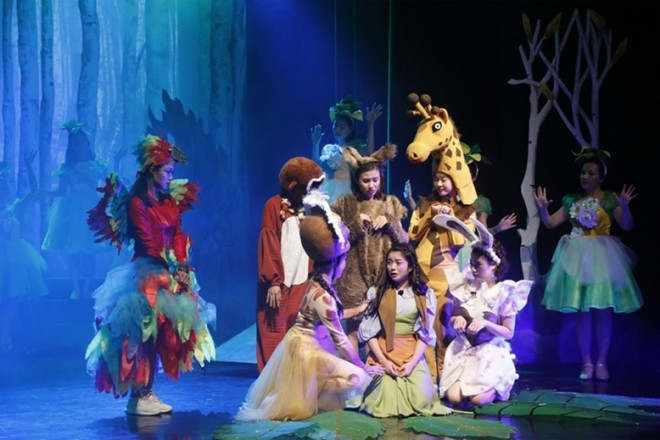 Hình ảnh trong vở kịch "Bầy chim thiên nga" của Nhà hát Tuổi trẻ