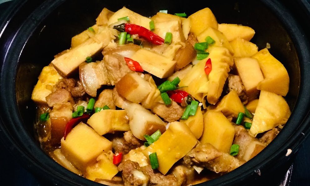 The secret to making delicious braised meat with bamboo shoots at restaurant standards - 1