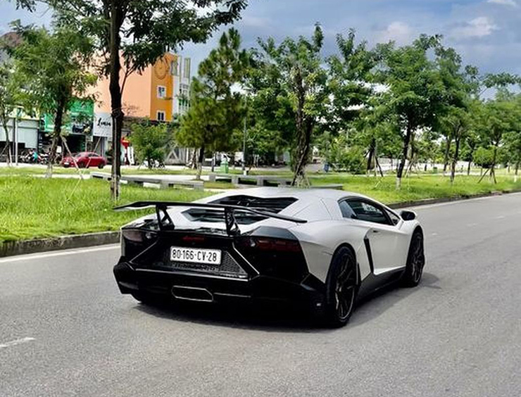 Lamborghini Aventador LP720-4 50th Anniversario về tay chủ mới tại Huế - 5