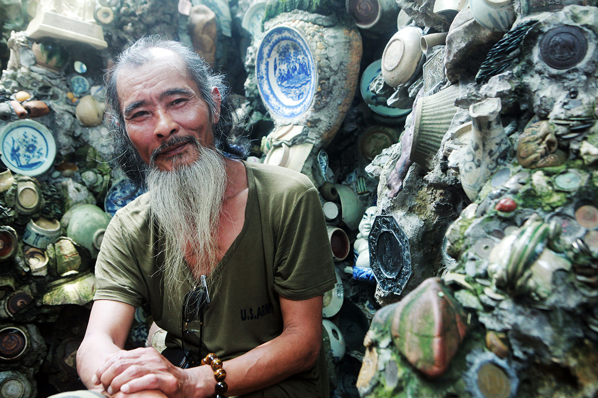 See the collection of thousands of bowls and plates mounted on the wall of a man in Vinh Phuc - 7