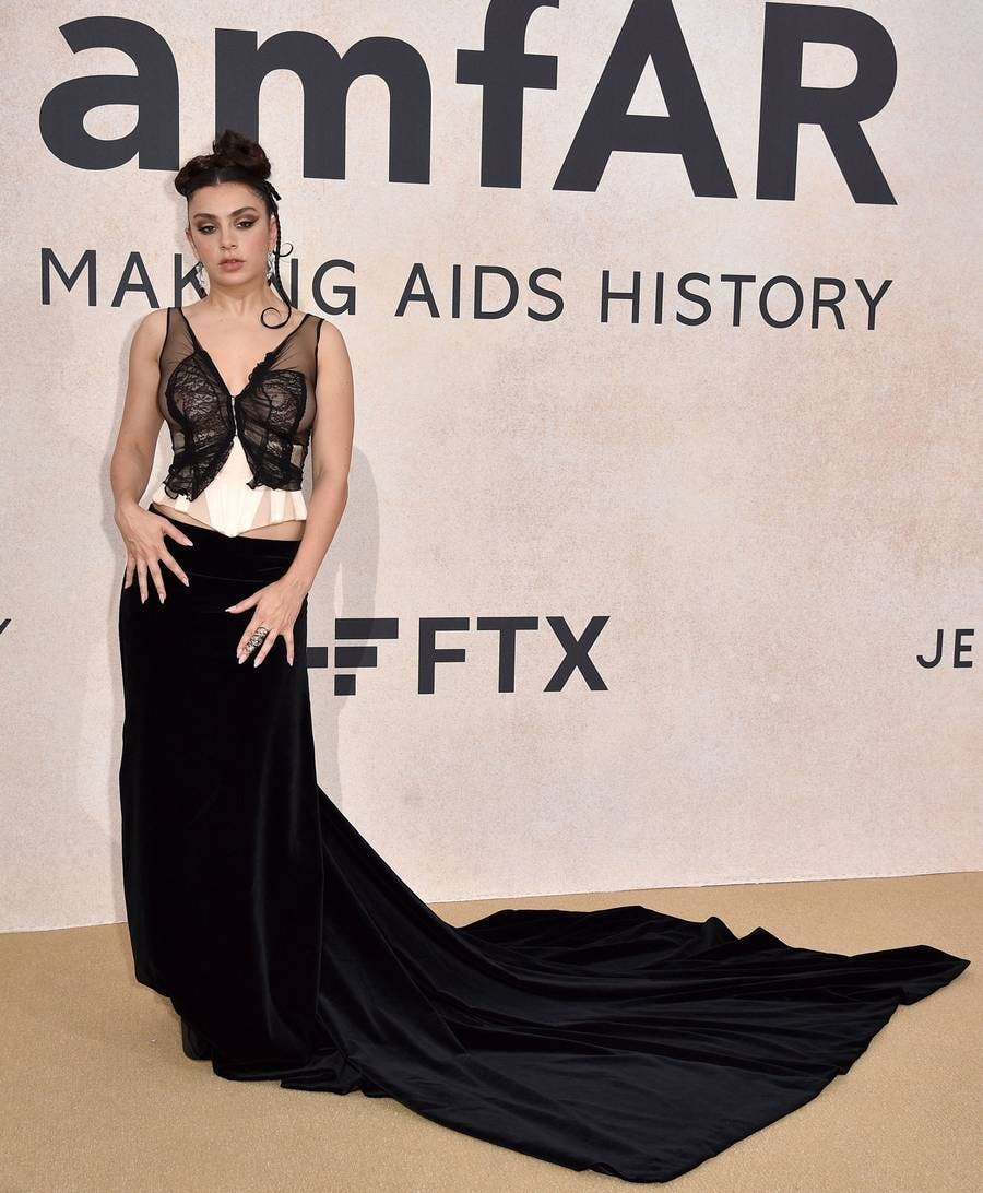 The most splendid red carpet designs Gala amfAR 2022 - 4