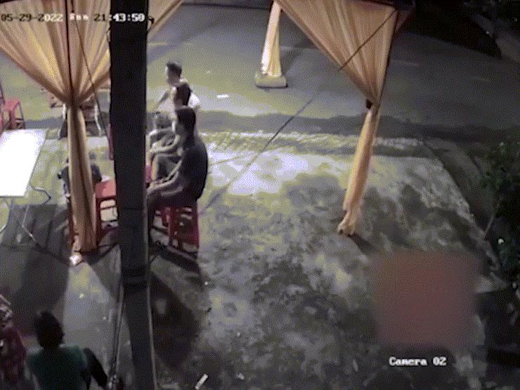 Tin tức trong ngày - Tin tức 24h qua: Kinh hoàng giây phút “ô tô điên” lao vào rạp đám tang tông nhiều người