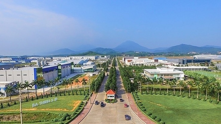 Từ chỗ chỉ có 1 KCN với quy mô 50 ha (KCN Kim Hoa-Mê Linh) vào năm 1998, đến nay, tỉnh có 18 KCN được Thủ tướng Chính phủ phê duyệt với diện tích trên 5.200 ha, 32 CCN diện tích gần 700 ha; trong đó, có 8/12 KCN đã đi vào hoạt động.
