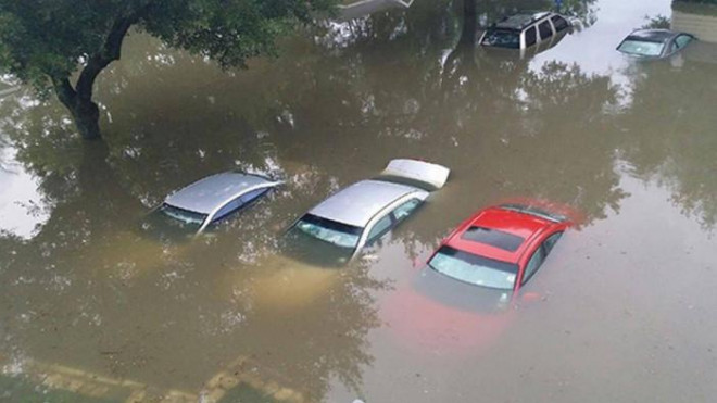 Nếu mua bảo hiểm vật chất, ô tô sẽ được bồi thường trong trường hợp ngập nước