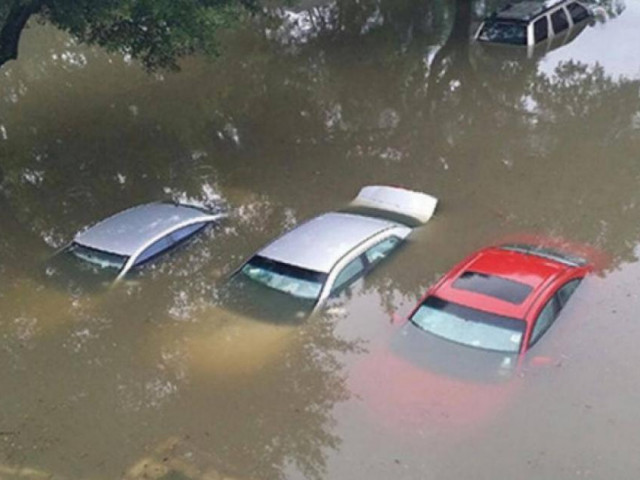 Tư vấn - Ô tô ngập nước, thủy kích có được bảo hiểm bồi thường?