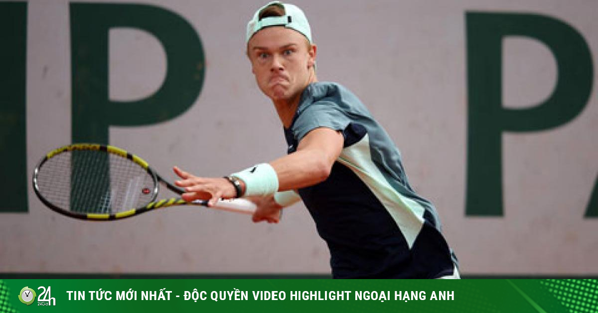 Roland Garros hot clip: 19-year-old star hit Tsitsipas impotent
