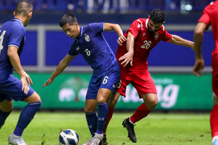 ĐT Thái Lan thi đấu ngang ngửa với ĐT Bahrain