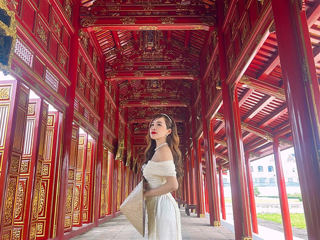 Traveling to Hue alone, the Ha Thanh girl still has a set of photos "thousand likes"  - 6