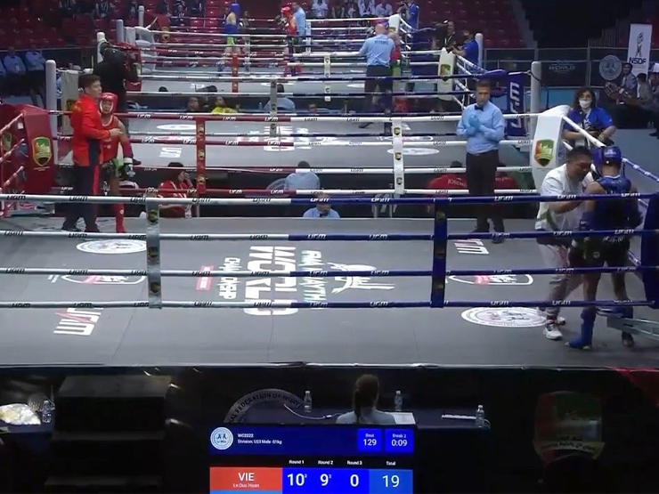 Thể thao - Võ sĩ VN bị loại sốc giải Muay thế giới vì trọng tài "quay xe" đổi điểm