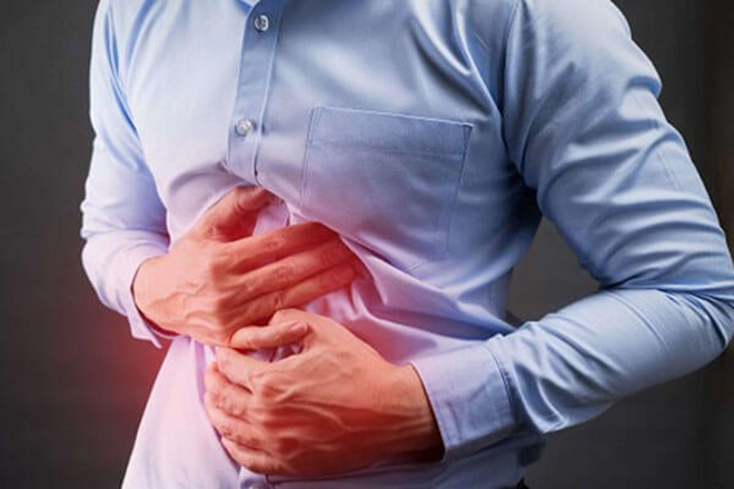 Persistent epigastric pain because of gastric reflux for many years has not stopped - 1