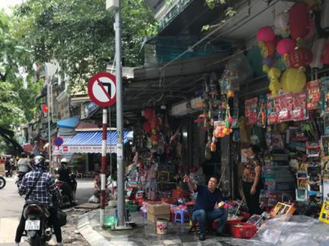Thị trường - Tiêu dùng - Phố đồ chơi ở Hà Nội đìu hiu dịp 1/6, hàng Trung Quốc áp đảo