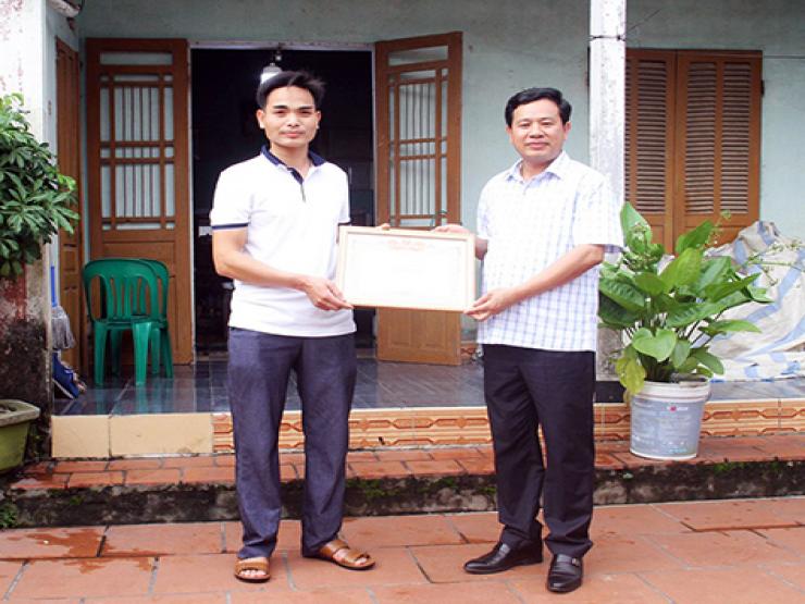 Tin tức trong ngày - Chủ tịch nước gửi thư khen người hùng cứu xe máy mất phanh khi đổ đèo Tam Đảo