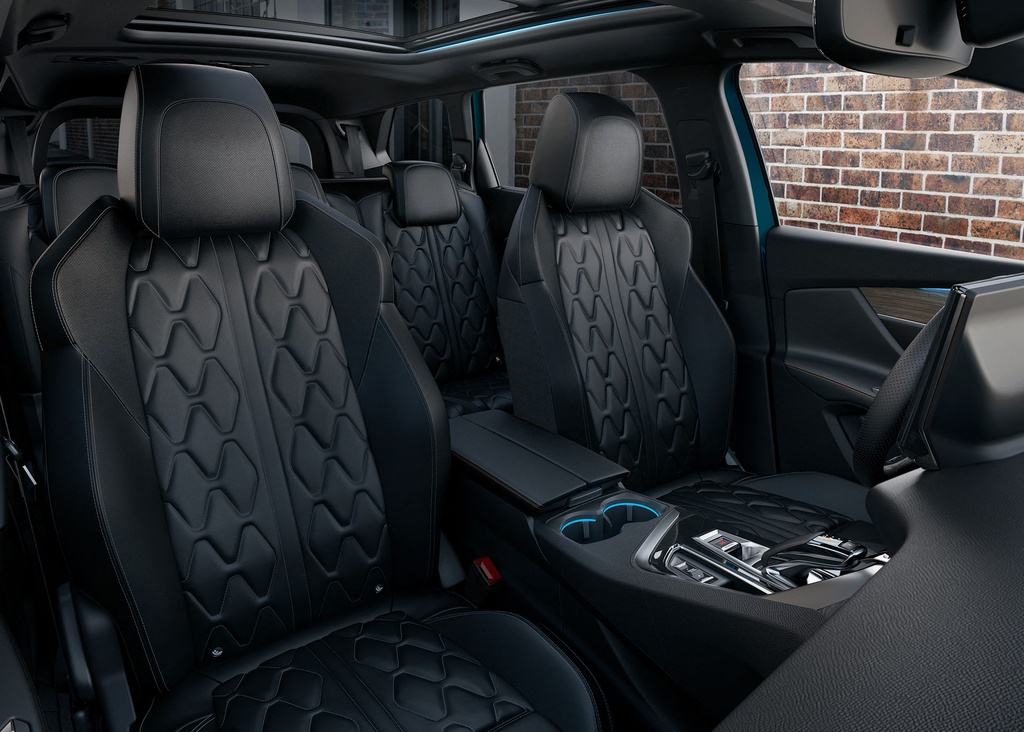 SUV của Pháp có vẻ đẹp và hiệu năng khiến nhiều đối thủ cùng phân khúc phải dè chừng - 4