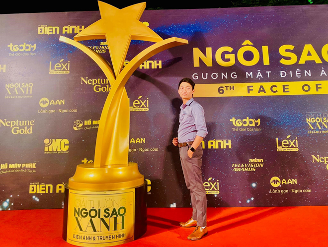 Anh là người đặt nhiều tâm huyết cho nghệ thuật, sẵn sàng lăn xả với nghề và không ngừng sáng tạo trong những sản phẩm của mình.