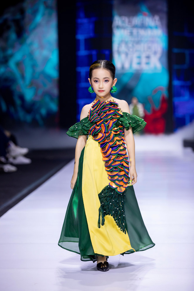 "Bé hạt tiêu" Bảo Anh tham gia trình diễn tại&nbsp;Tuần lễ Thời trang quốc tế Việt Nam 2022