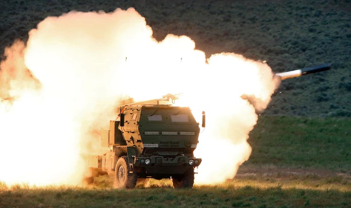 Chính quyền Mỹ xác nhận sắp gửi một lượng nhỏ rocket hiện đại cho Ukraine. Ảnh minh họa: AP