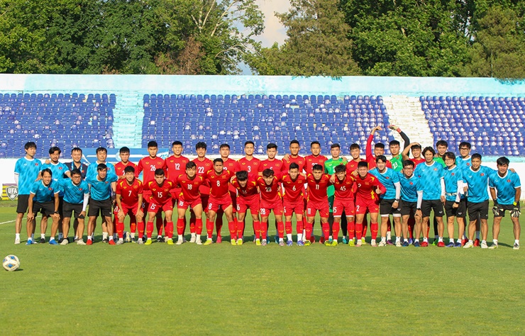 Uzbekistan là nơi diễn ra vòng chung kết U23 châu Á năm nay. Hiện, thầy trò HLV Ong Go-kyun đang đóng quân tại khách sạn Wynd Ham ở thủ đô Taskent.
