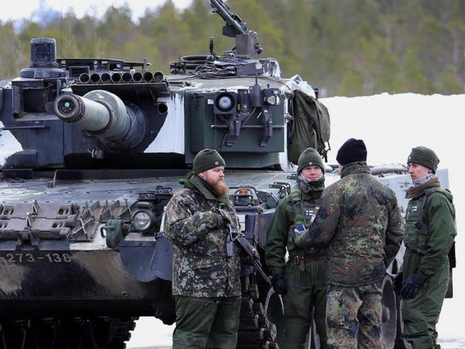 Các quan sát viên OSCE gặp gỡ các thành viên của lữ đoàn Thụy Điển-Phần Lan trong một cuộc tập trận ở NaUy hồi tháng 3-2022. Ảnh: Finnish Defense Forces