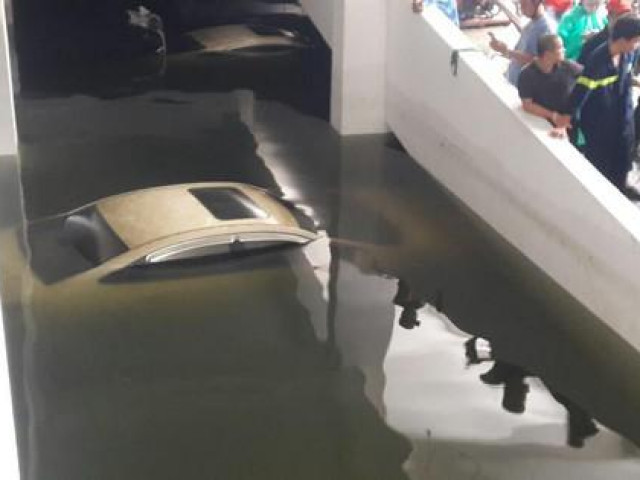 Tư vấn - Ô tô ngập nước dưới hầm chung cư: Ai đền?