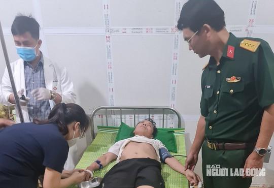 Thượng úy Minh hiện đang được chăm sóc đặc biệt tại bệnh viện